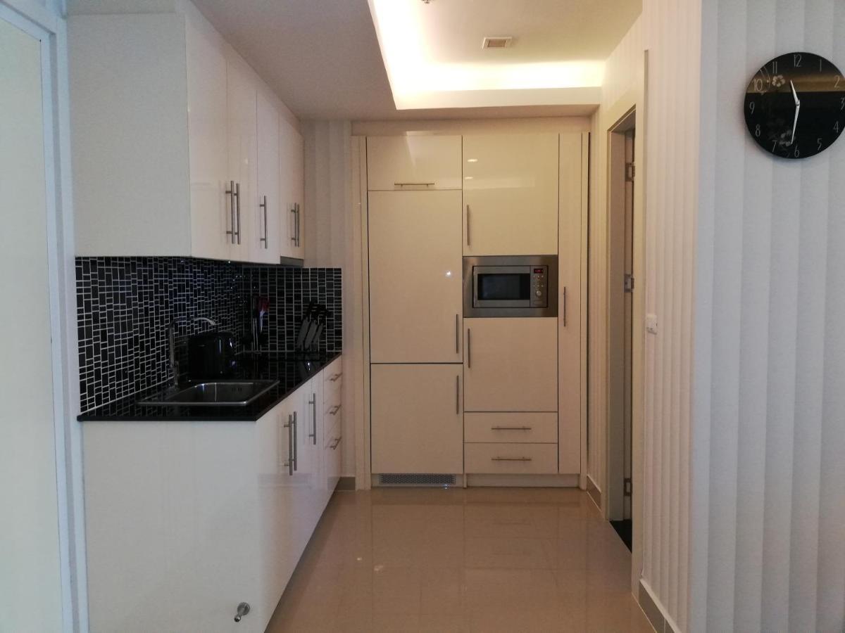 Cosy Beach View Apartments Патая Екстериор снимка