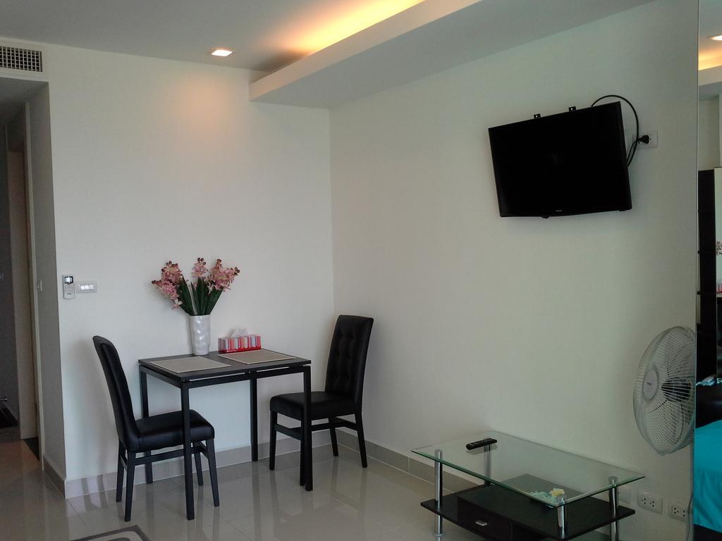 Cosy Beach View Apartments Патая Екстериор снимка