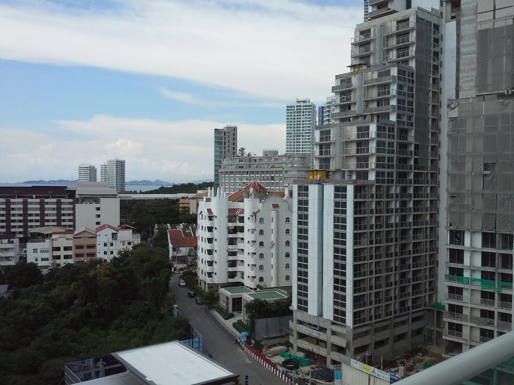 Cosy Beach View Apartments Патая Екстериор снимка