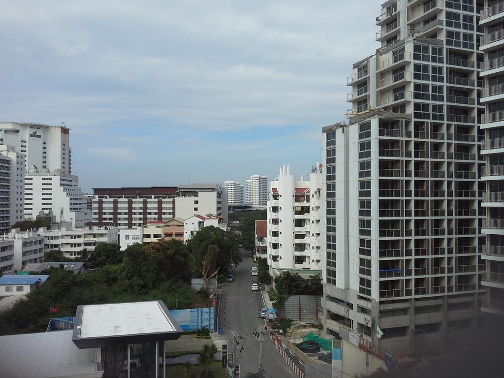 Cosy Beach View Apartments Патая Екстериор снимка
