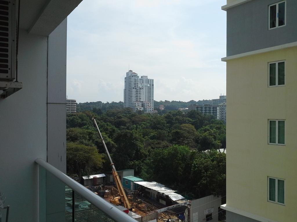 Cosy Beach View Apartments Патая Екстериор снимка